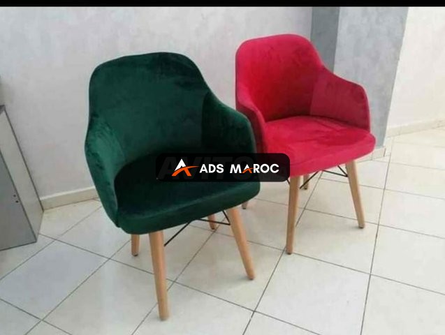 stock 100 chaises couleurs