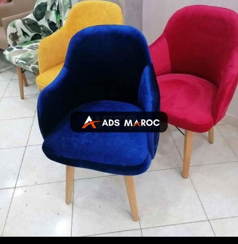 stock 100 chaises couleurs