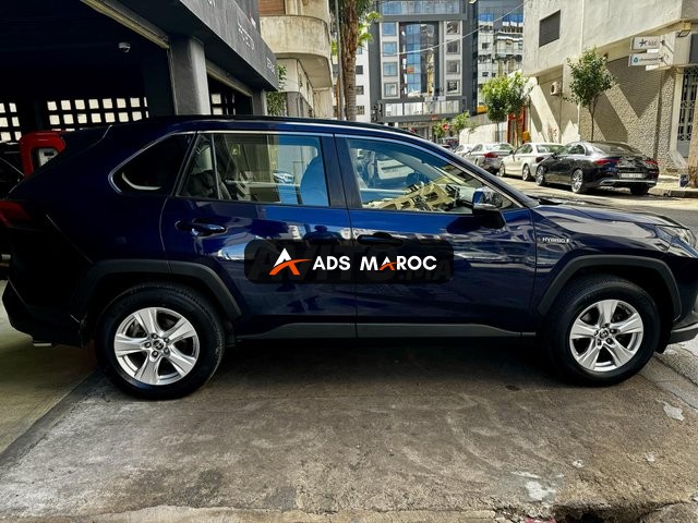 Toyota RAV 4 Hybride Automatique 2020 à Casablanca