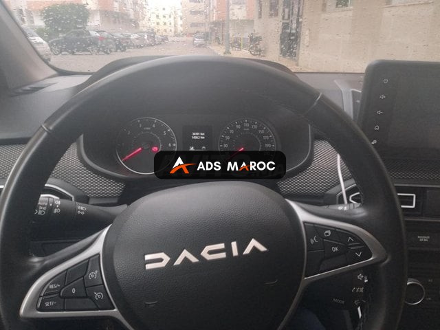 voiture dacia logan 2023