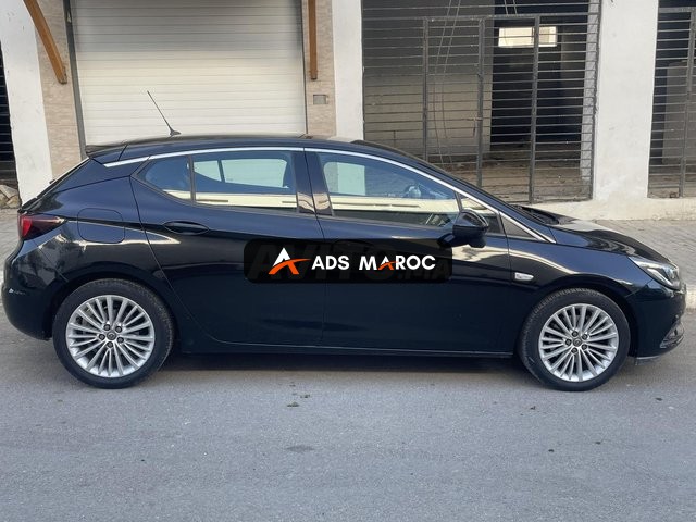 Opel Astra Diesel Manuelle 2019 à Tanger