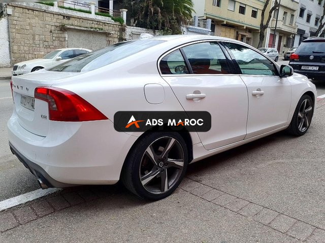 VOLVO S60 D2 R-DESIGN 6cv DIESEL 1ÈRE MAIN 2016