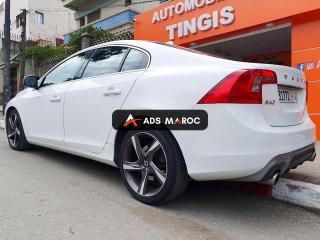 VOLVO S60 D2 R-DESIGN 6cv DIESEL 1ÈRE MAIN 2016