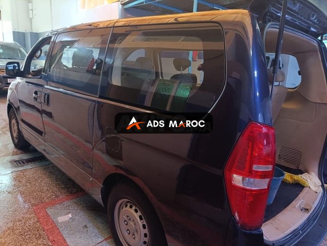 Hyundai H1 9 Places