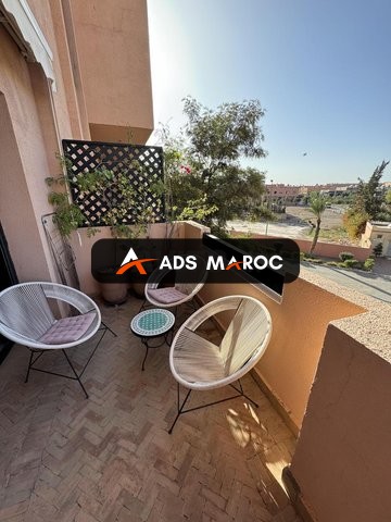 Appartement vendu meublé avec une terrasse