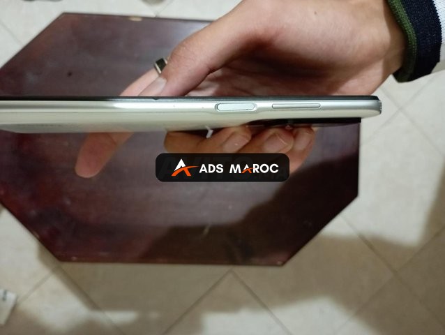 xiaomi redmi 10 très bon état