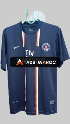 Vente de maillots de football du PSG Paris Saint